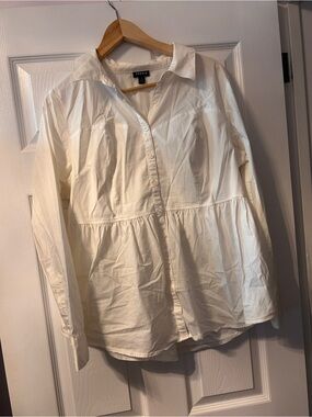 torrid White peplum Button-Front Peplum Blouse